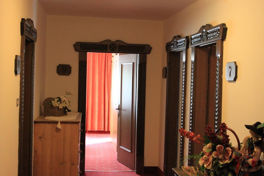 Albergo Alisander Корвара ин Бадия Екстериор снимка