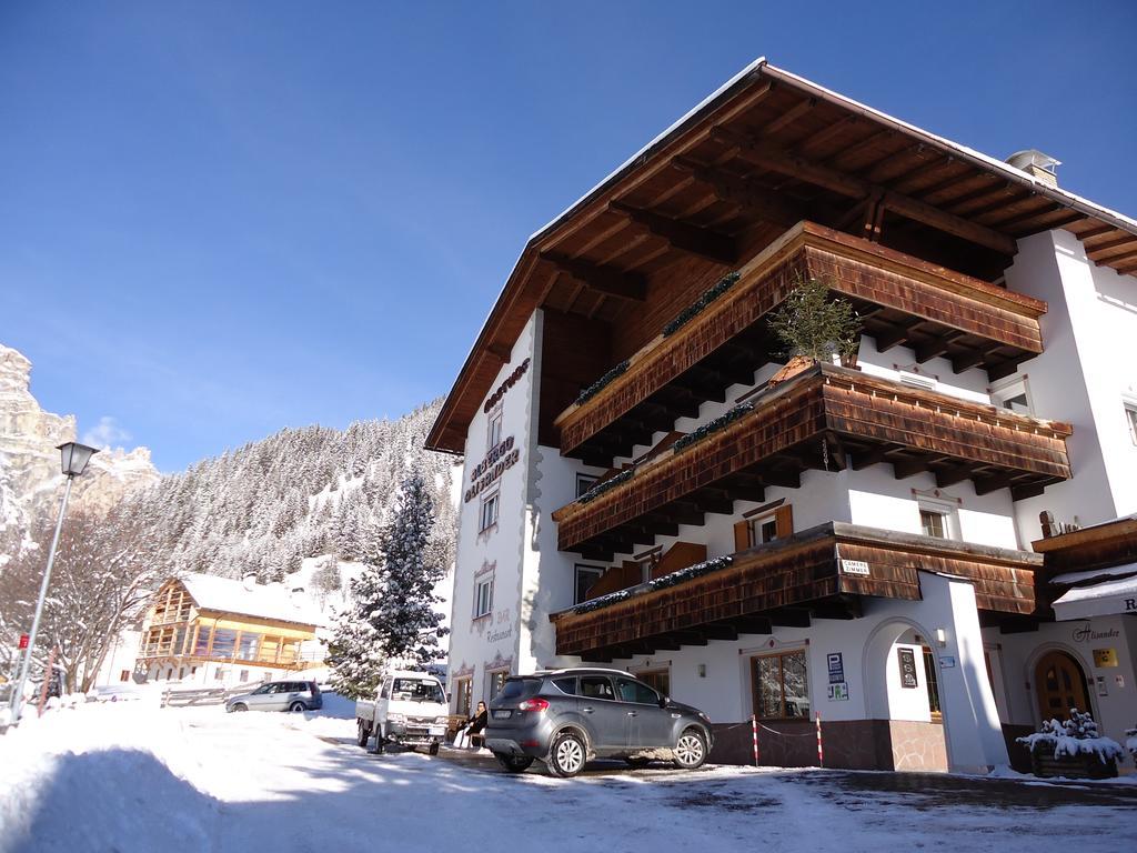 Albergo Alisander Корвара ин Бадия Екстериор снимка
